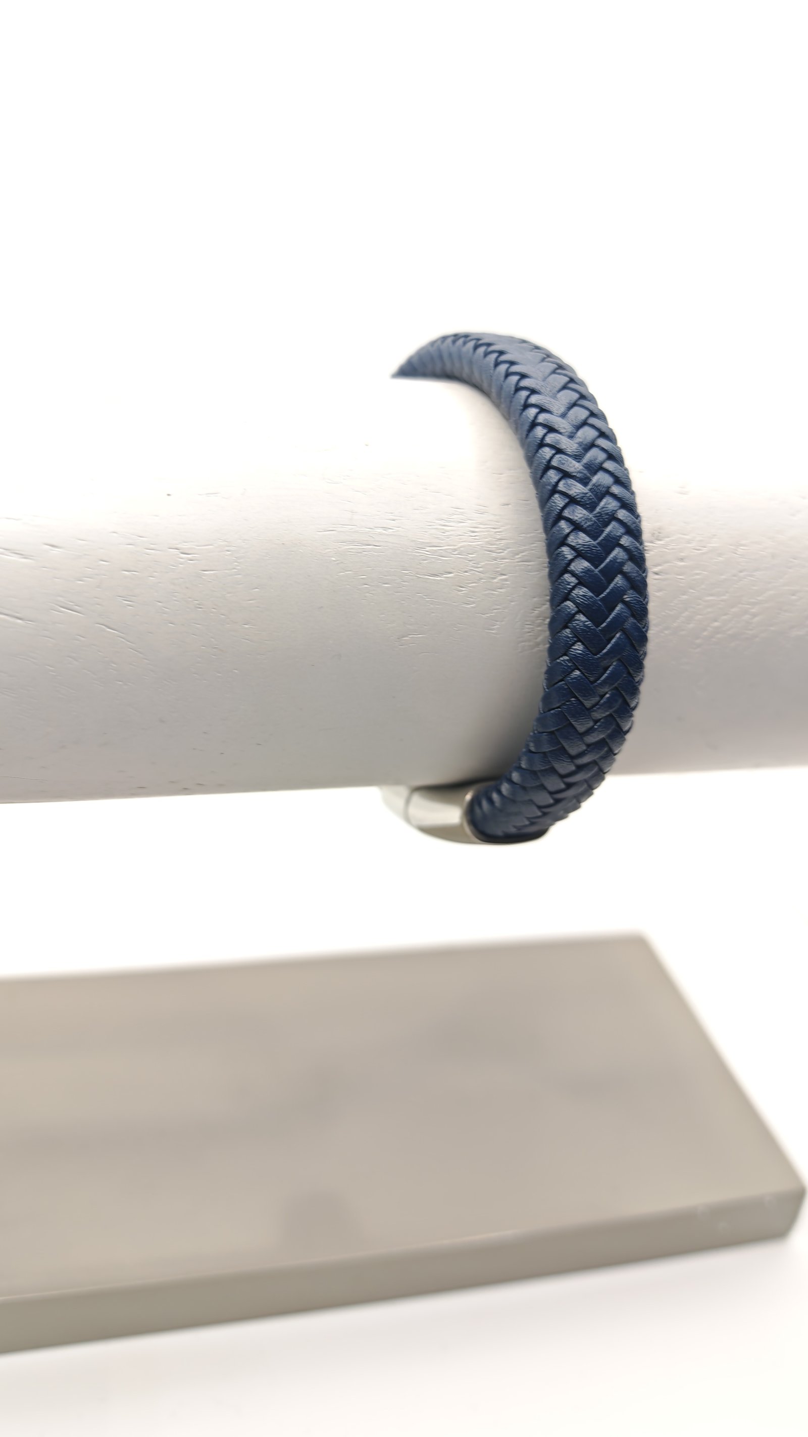 Blue, Black, Brown- Men's Casual Simple Style Geometric 304 Stainless Steel Leather Braid Bangle